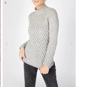 IrelandsEye trellis sweater in light grey. Size small.